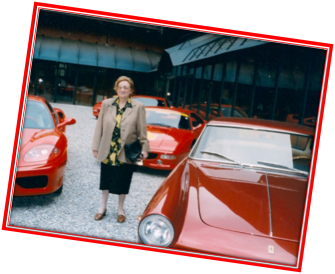 Mary al Castello tra le Ferrari 